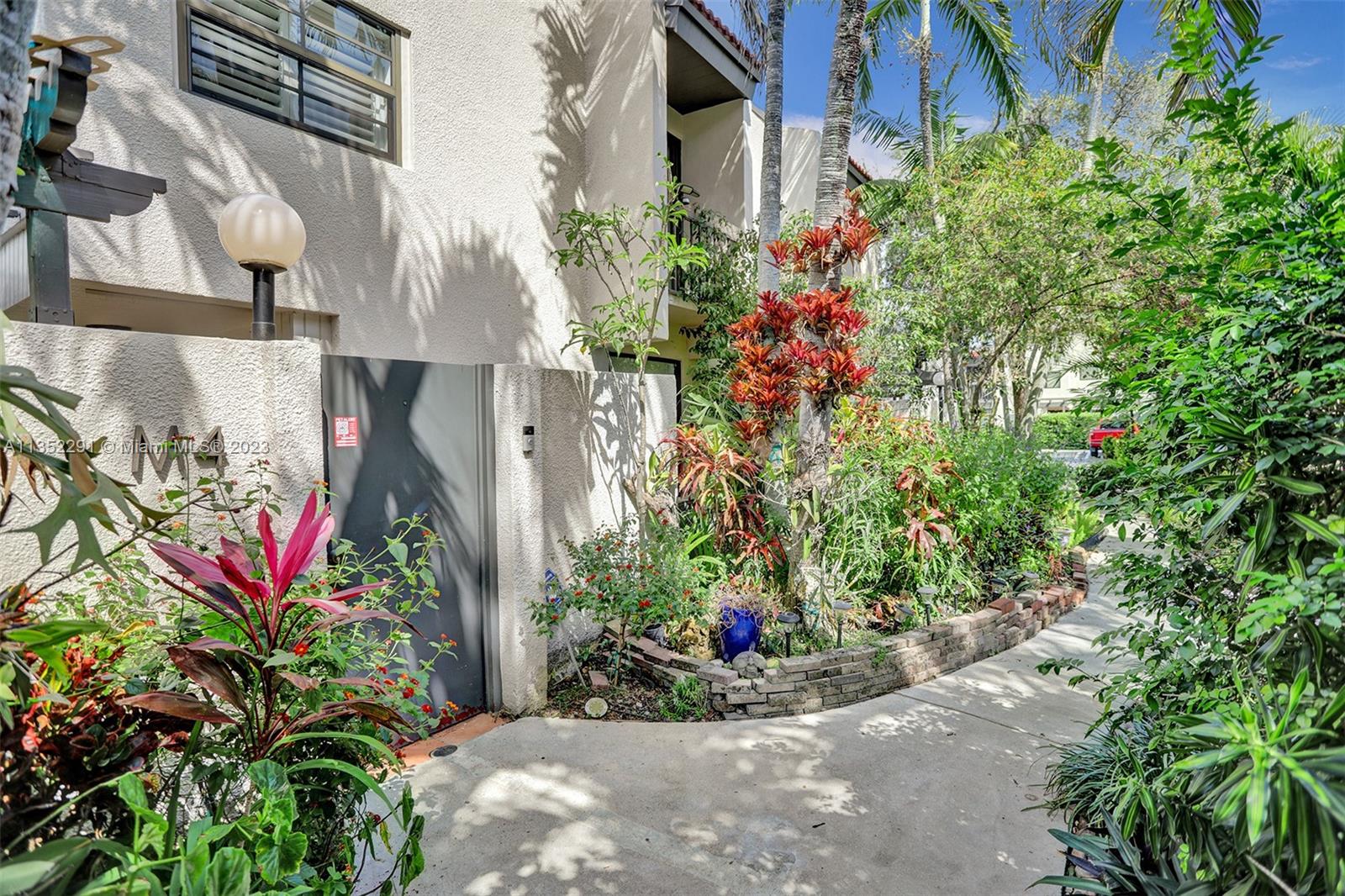 4706 SW 67 Ave Unit: M4