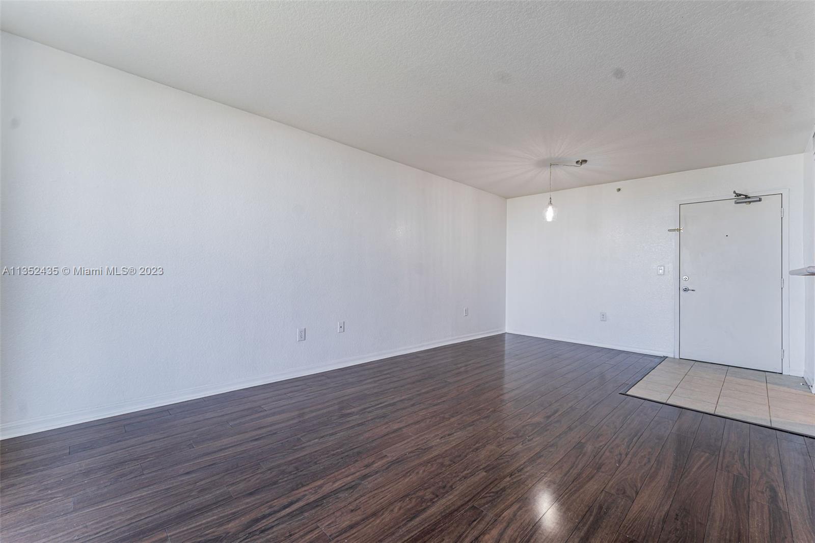816 NW 11th St Unit: 1103