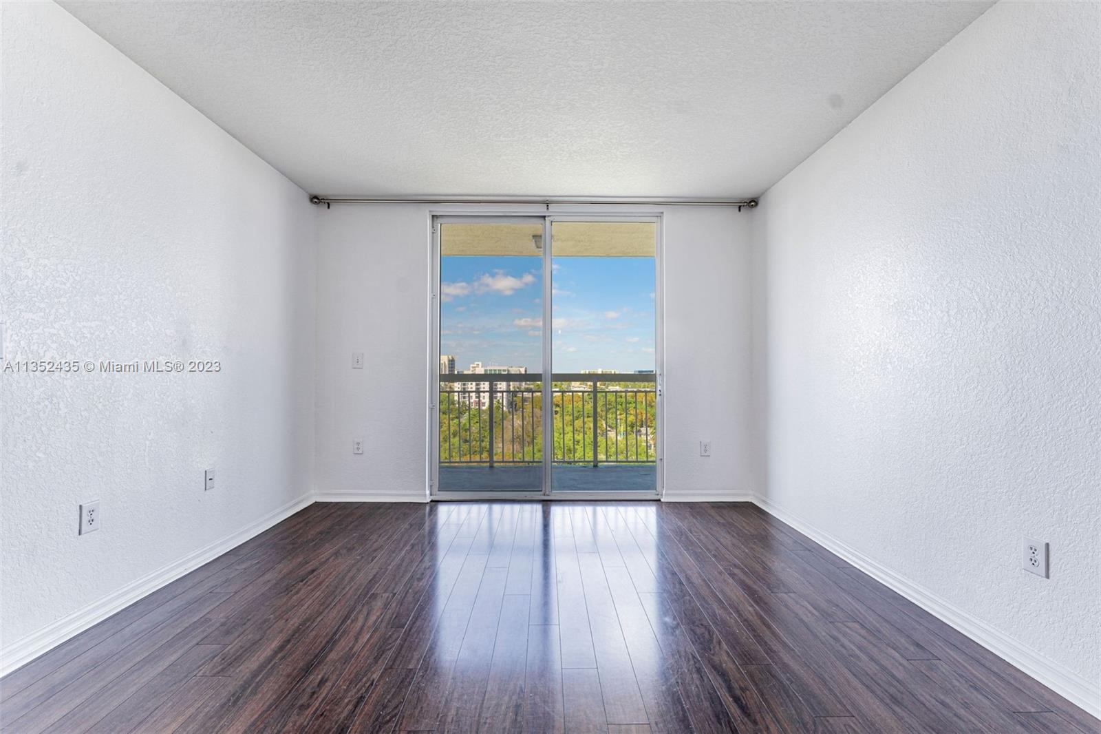 816 NW 11th St Unit: 1103