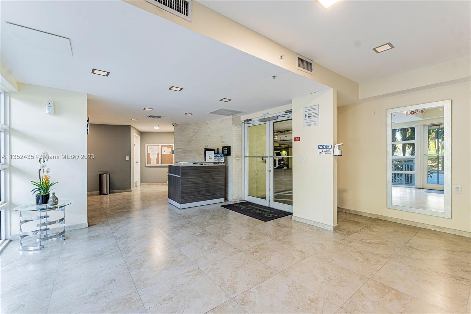 816 NW 11th St Unit: 1103