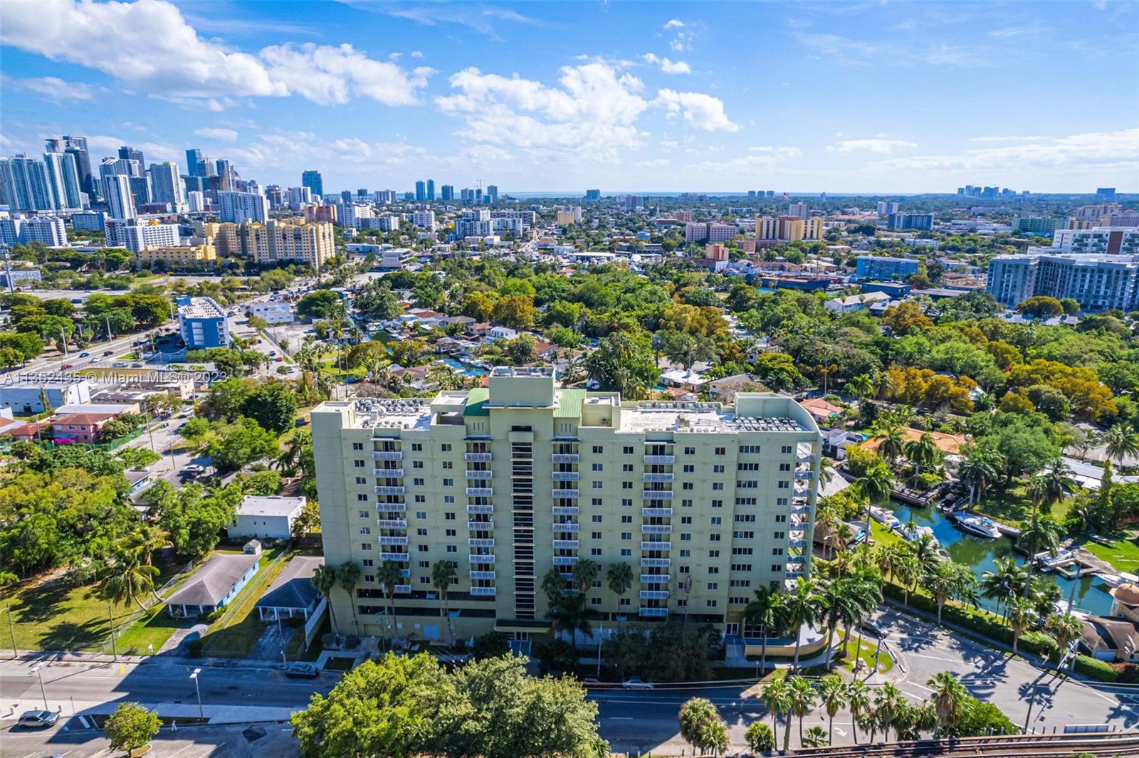 816 NW 11th St Unit: 1103