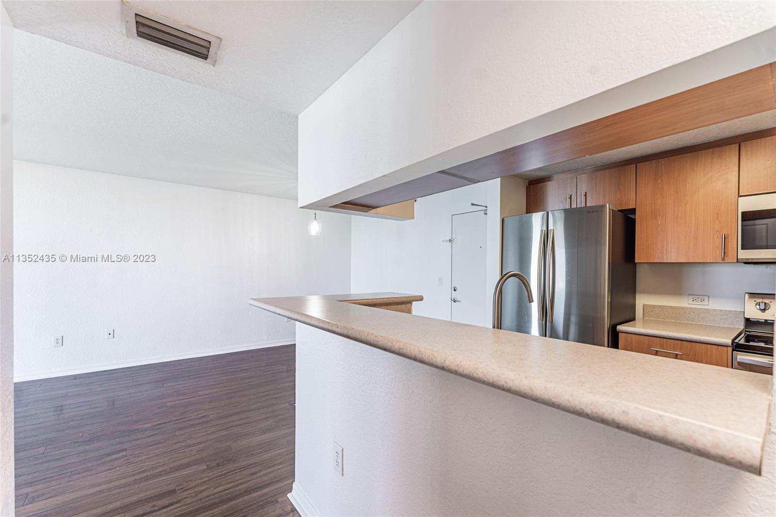 816 NW 11th St Unit: 1103