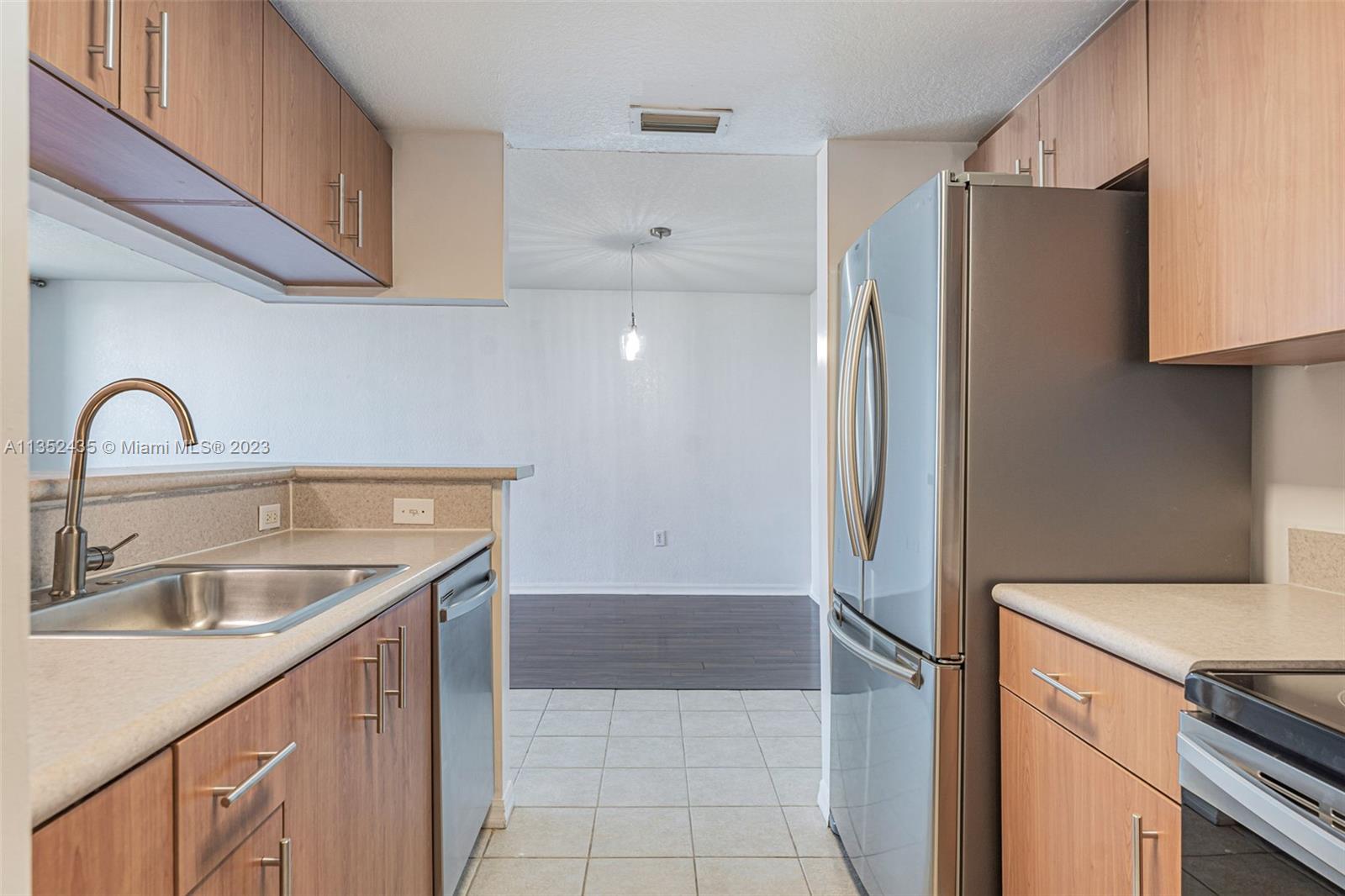 816 NW 11th St Unit: 1103