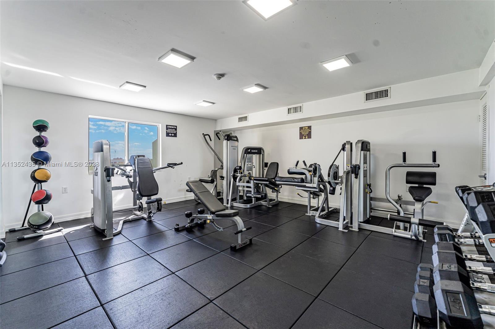 816 NW 11th St Unit: 1103