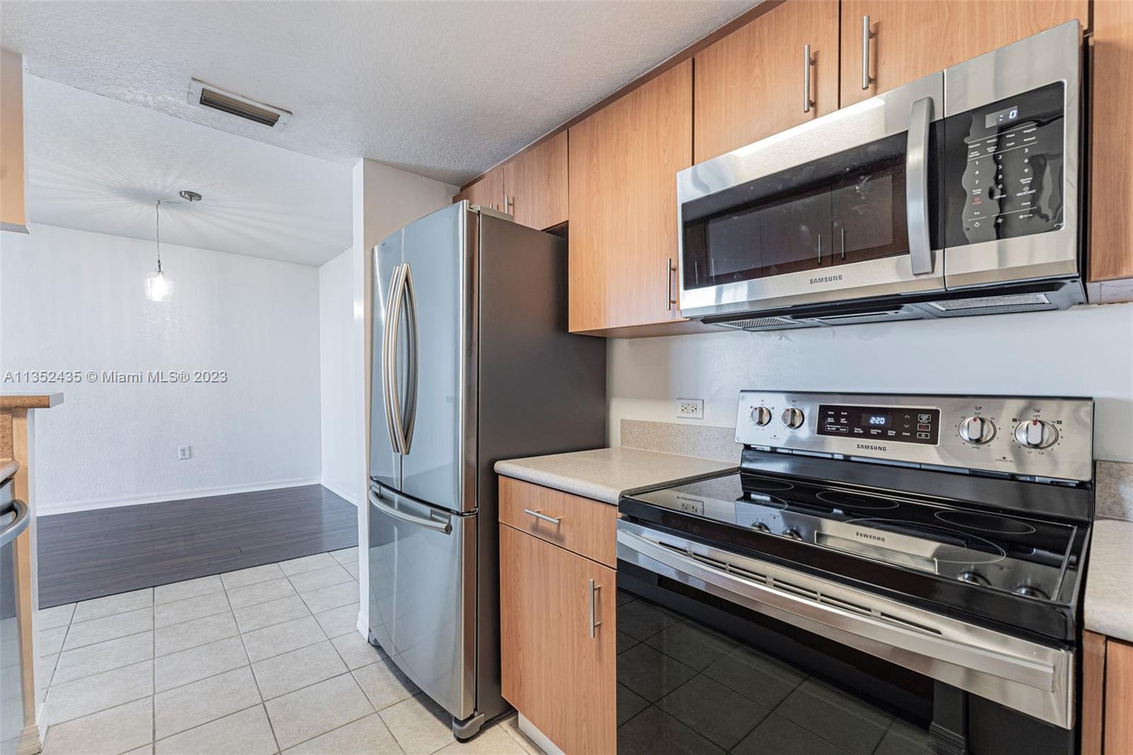 816 NW 11th St Unit: 1103