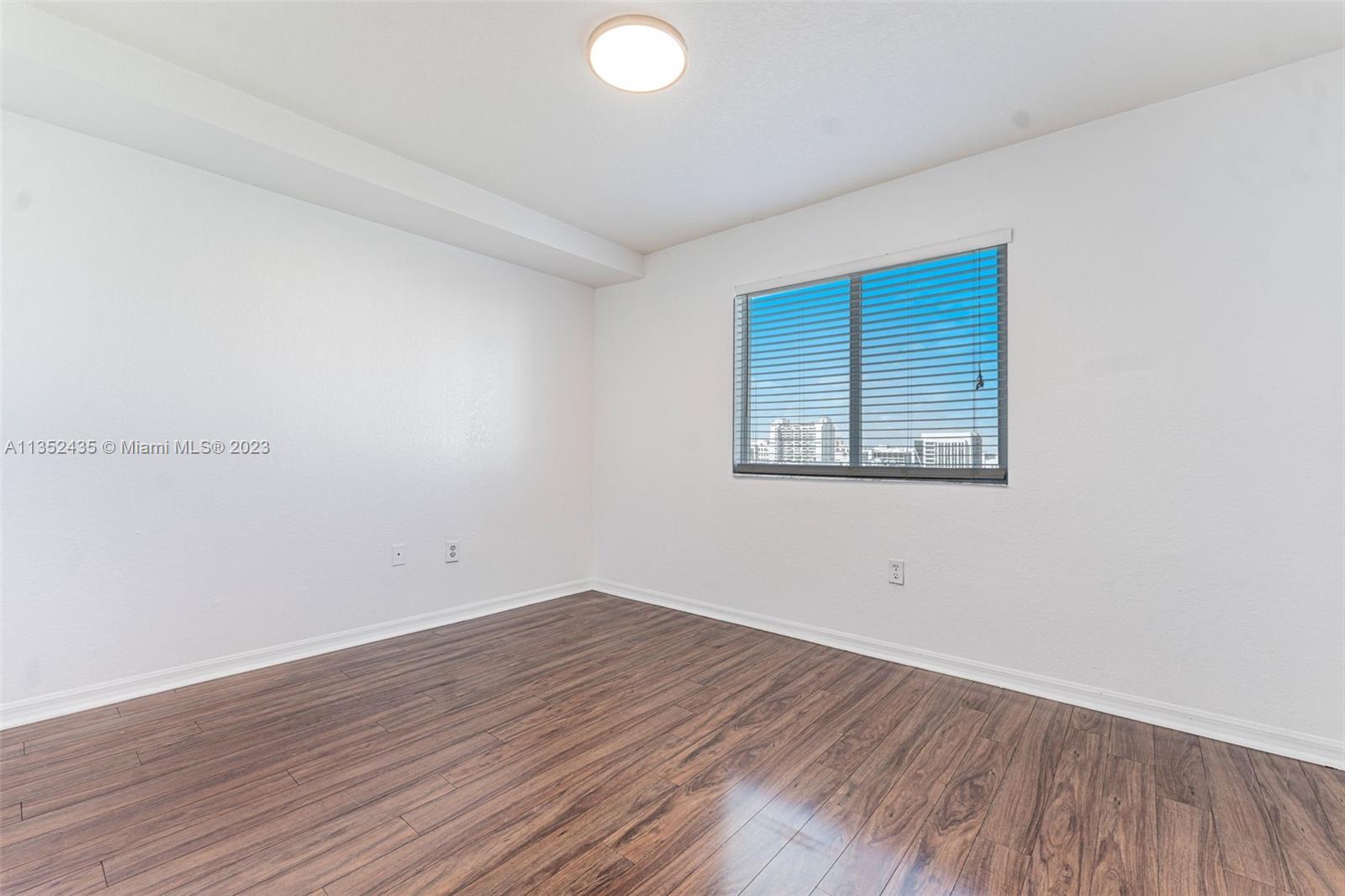 816 NW 11th St Unit: 1103