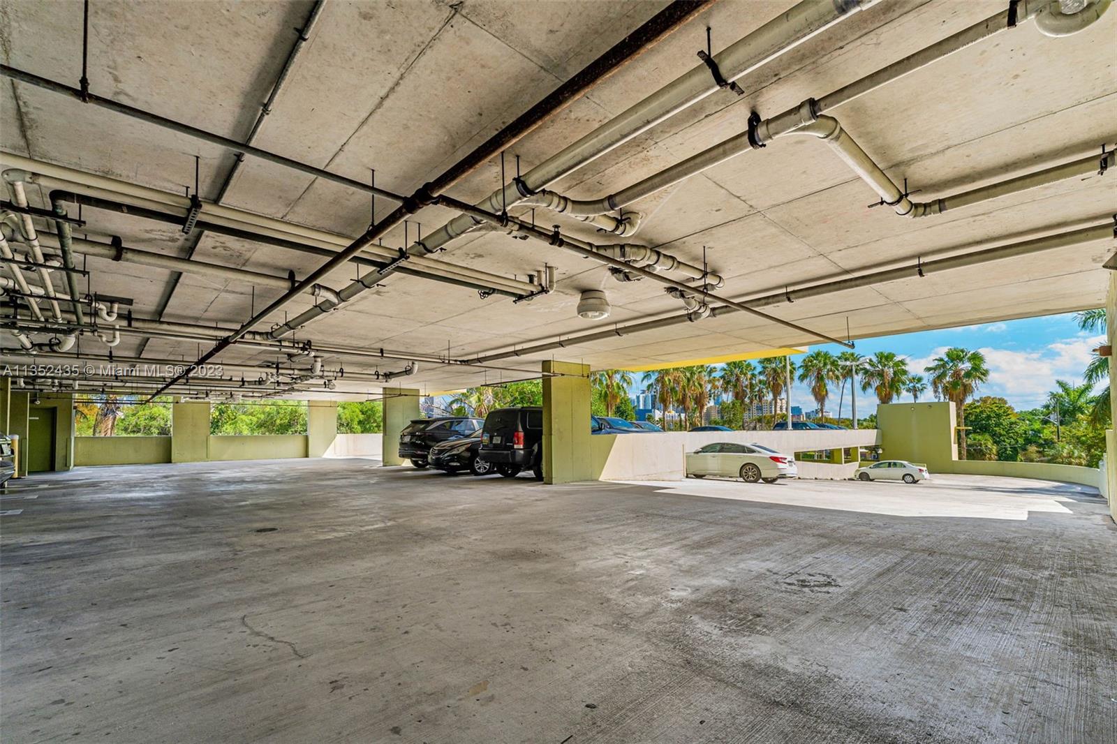816 NW 11th St Unit: 1103