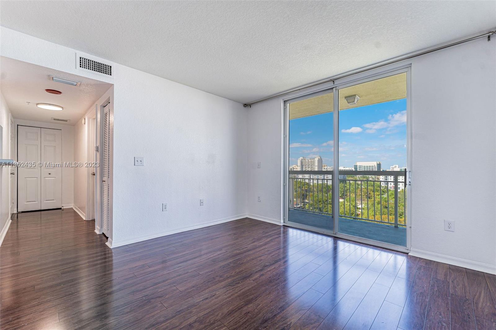 816 NW 11th St Unit: 1103