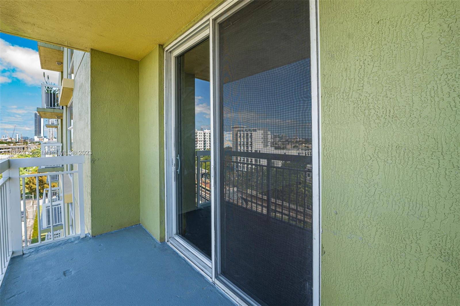 816 NW 11th St Unit: 1103