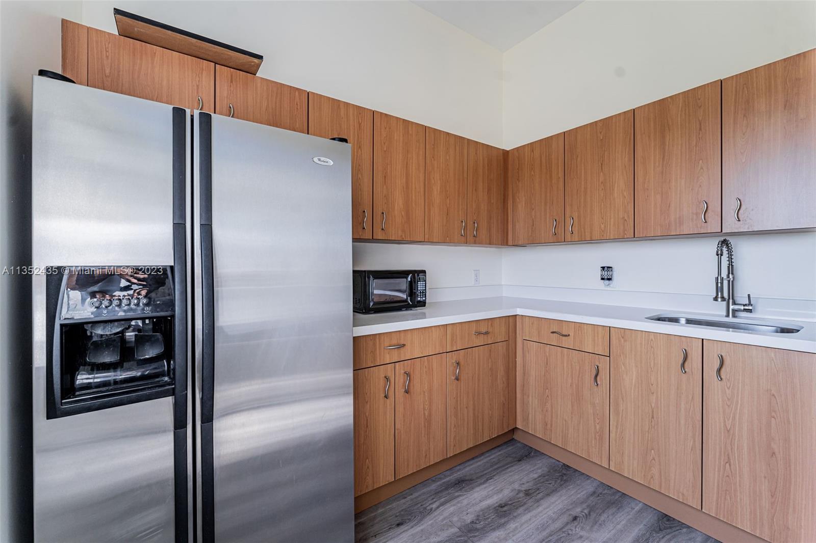 816 NW 11th St Unit: 1103