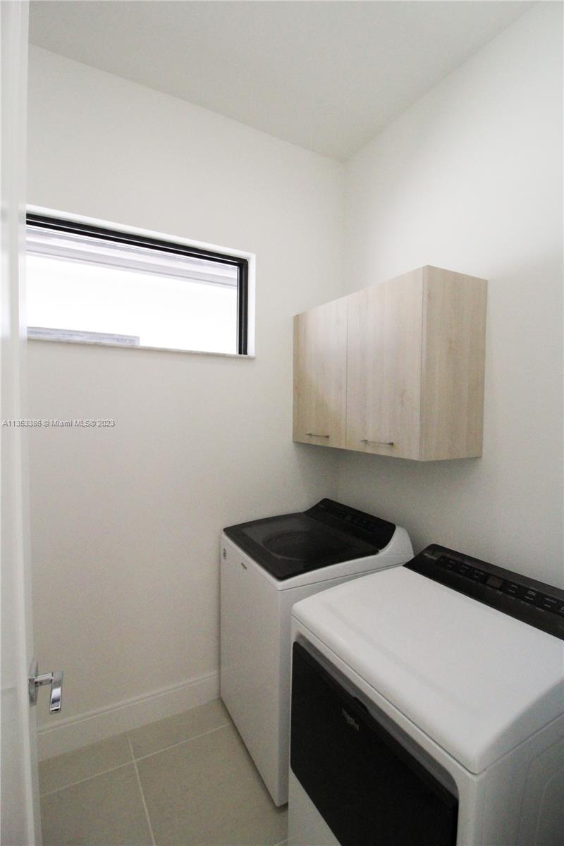 8086 NW 43rd St Unit: 8086