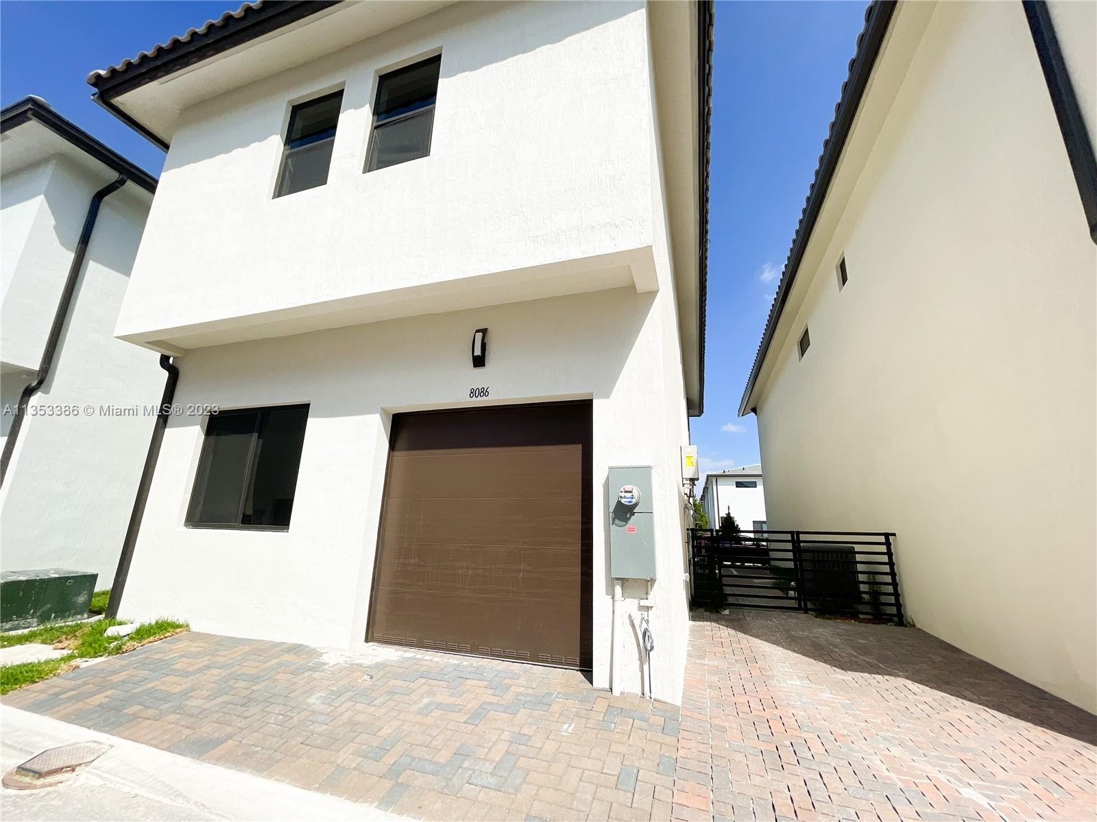 8086 NW 43rd St Unit: 8086