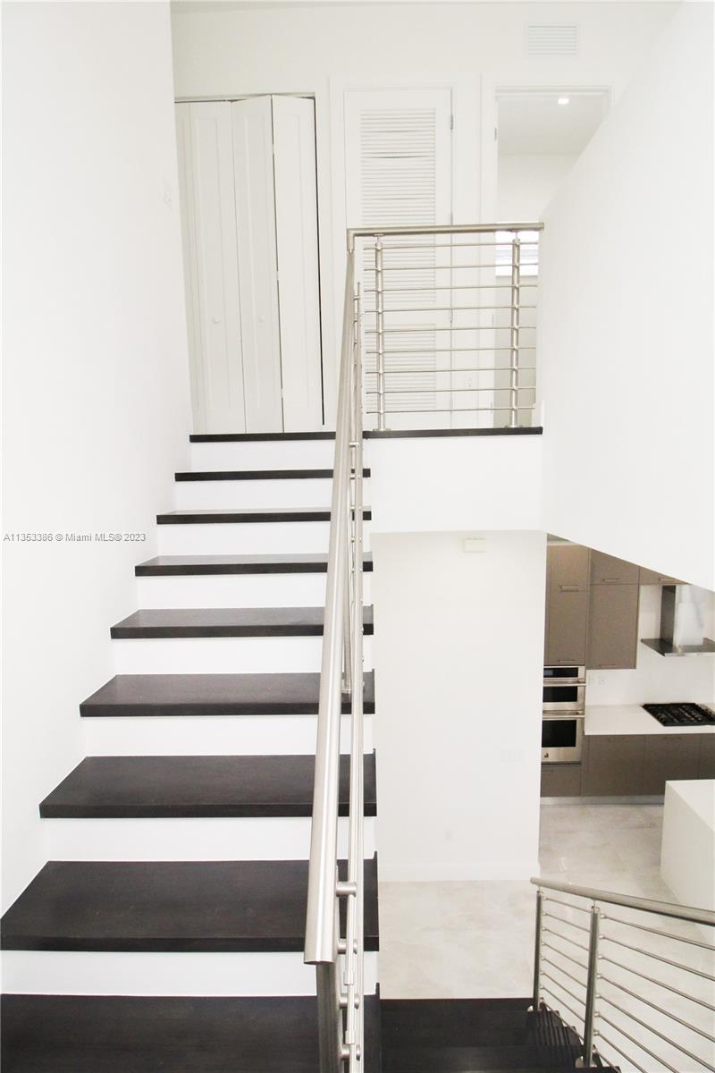 8086 NW 43rd St Unit: 8086