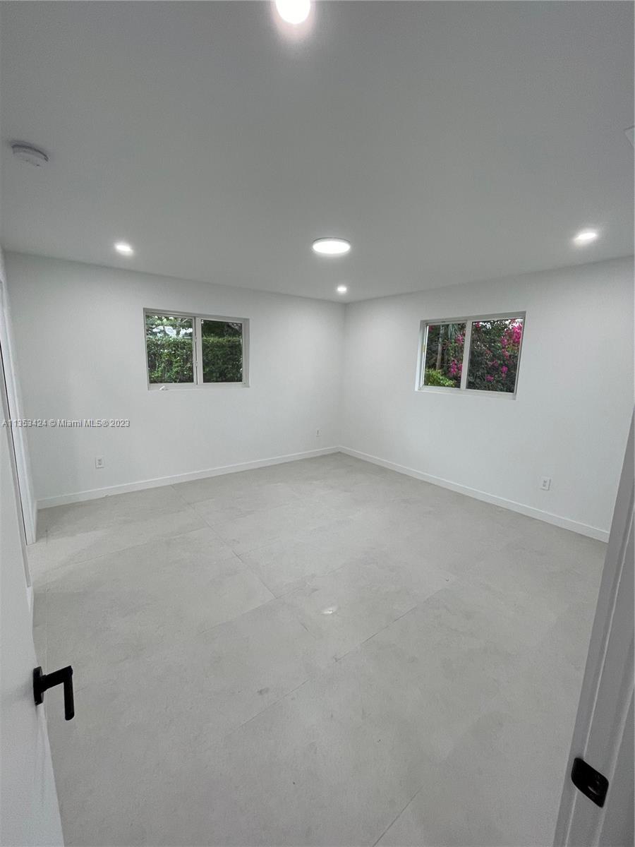 8521 SW 87th Ct