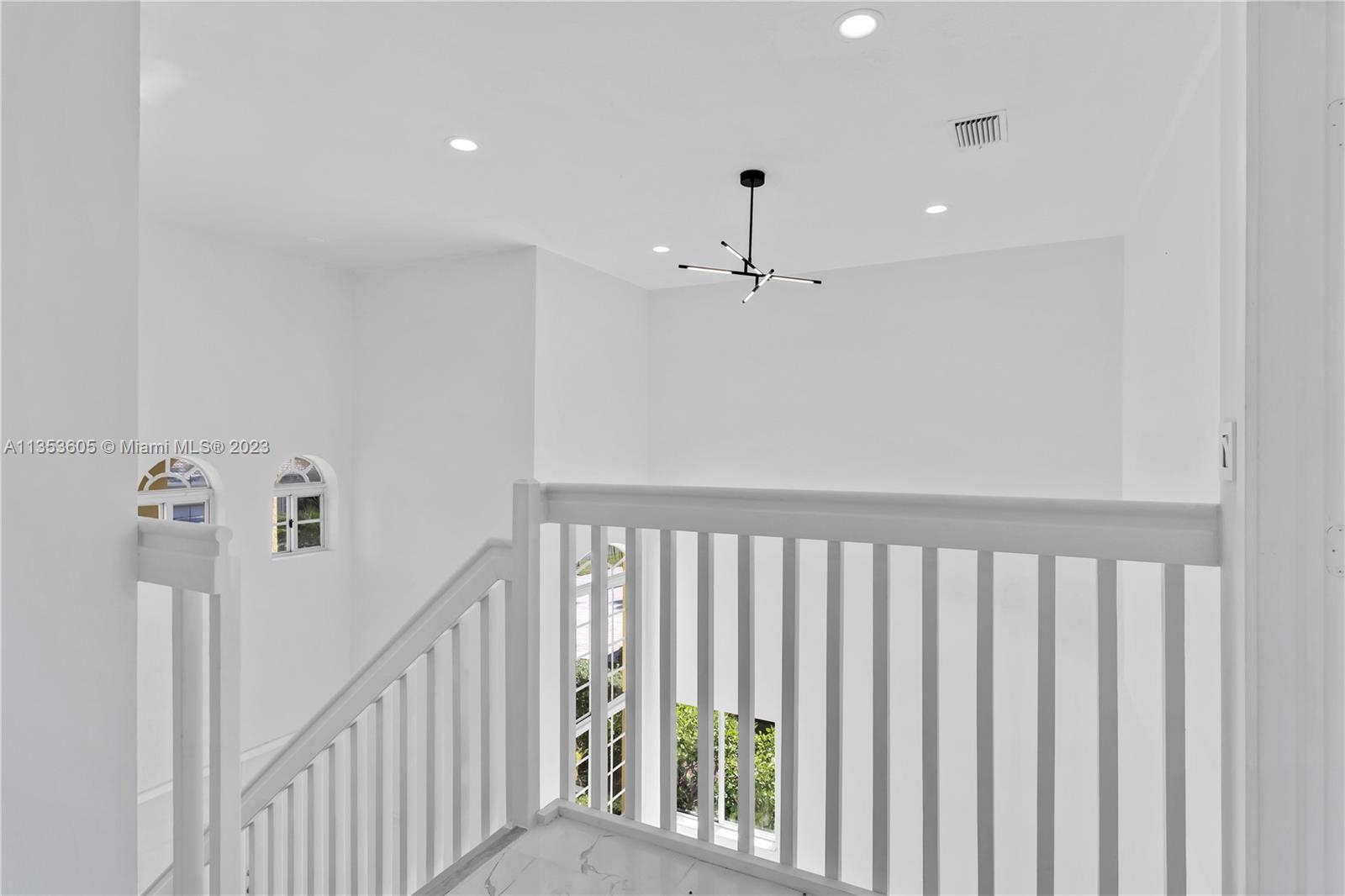 480 SE 25th Dr