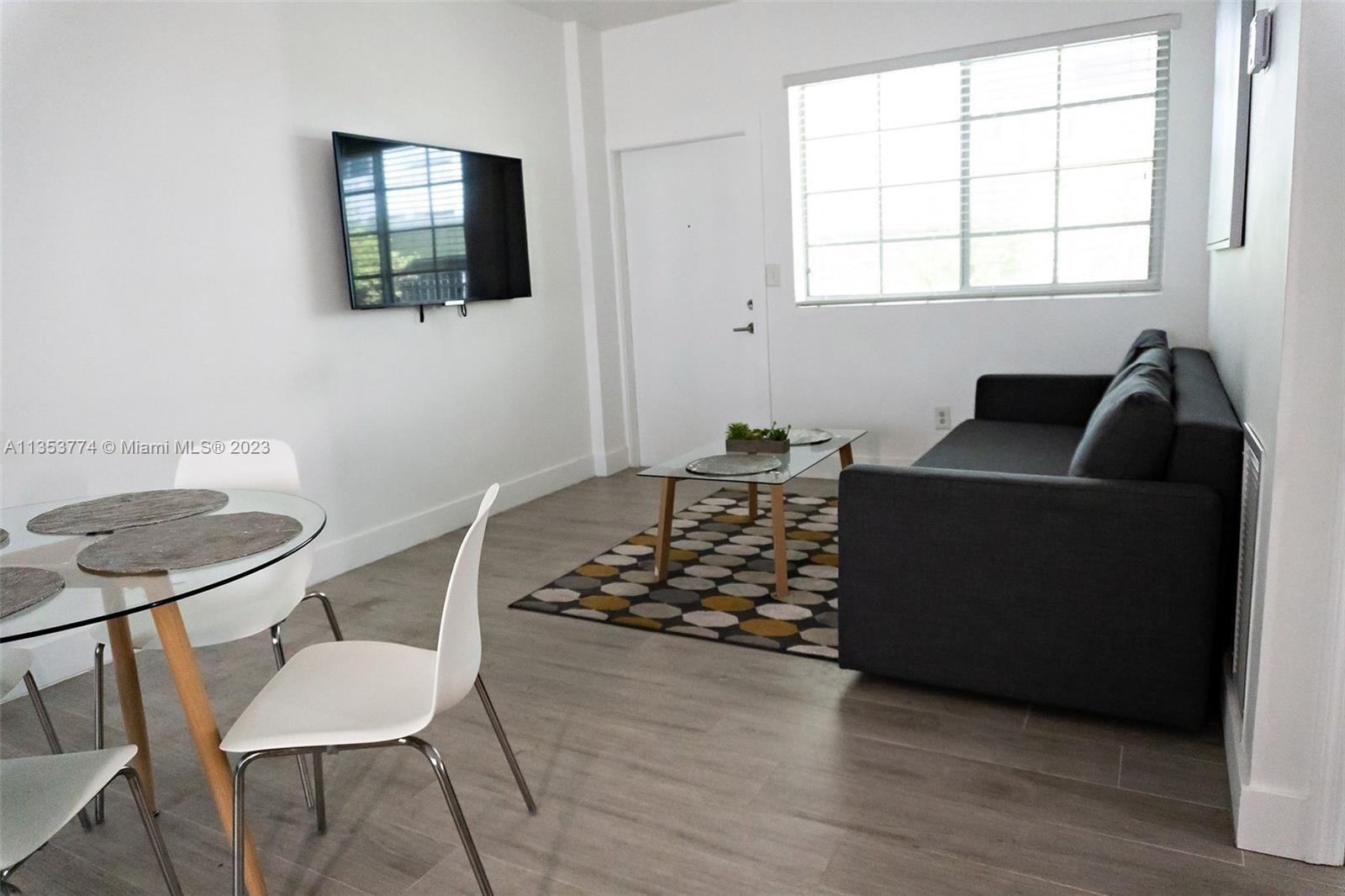 1045 Lenox Ave Unit: 3