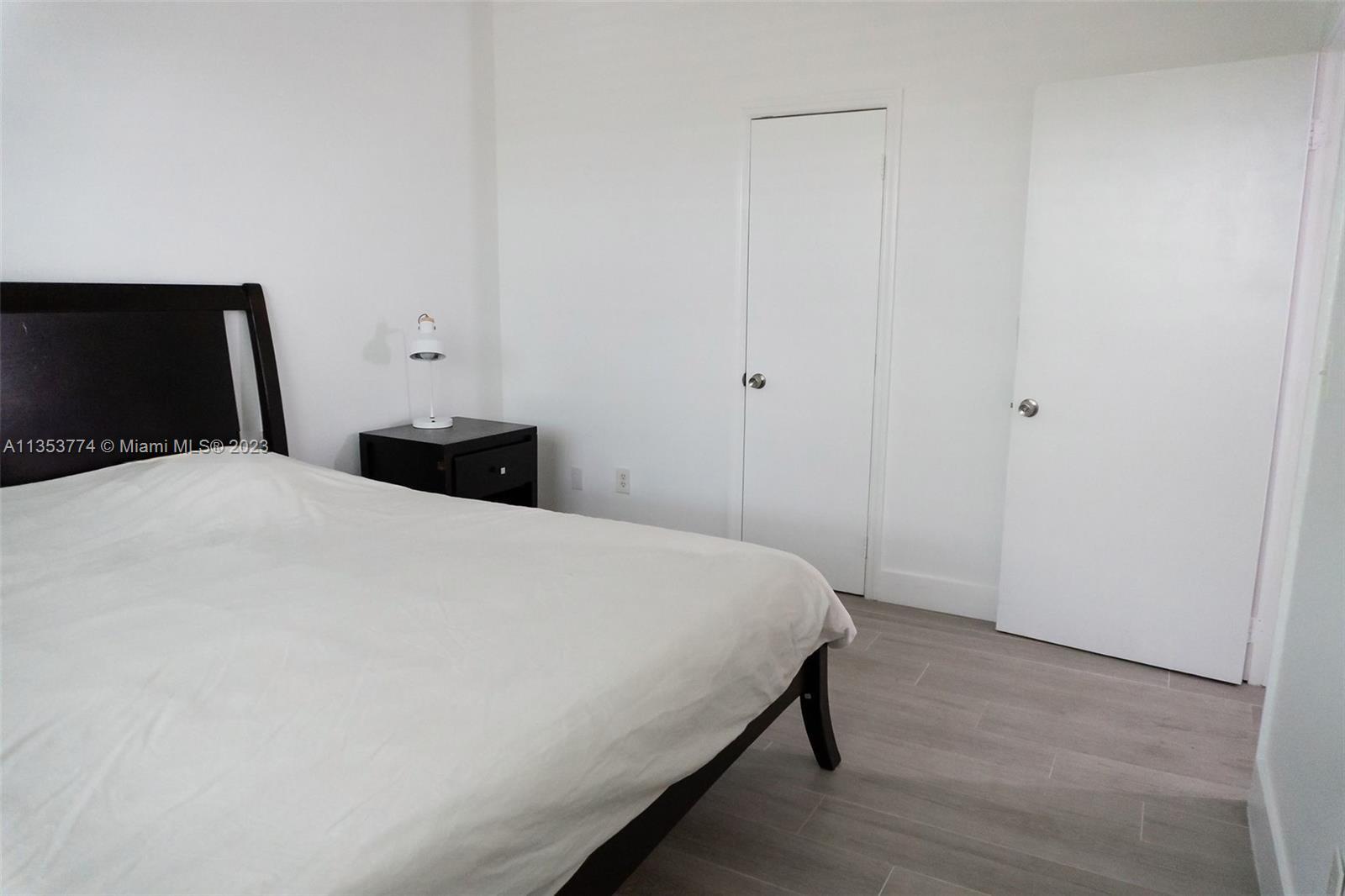 1045 Lenox Ave Unit: 3