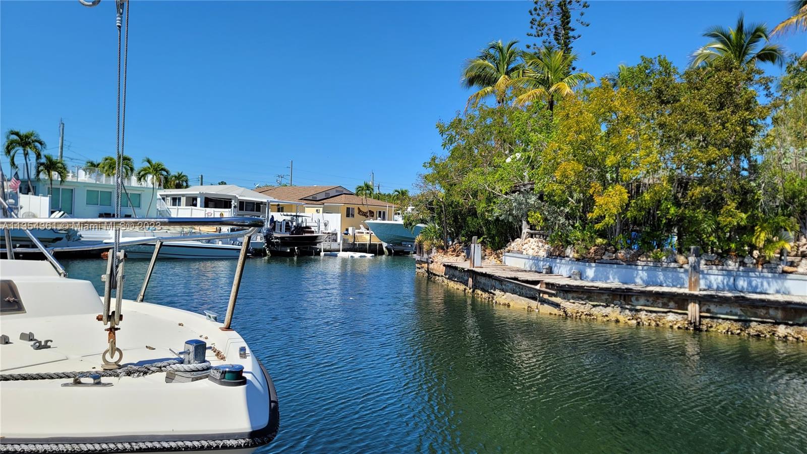 215 Oleander Dr