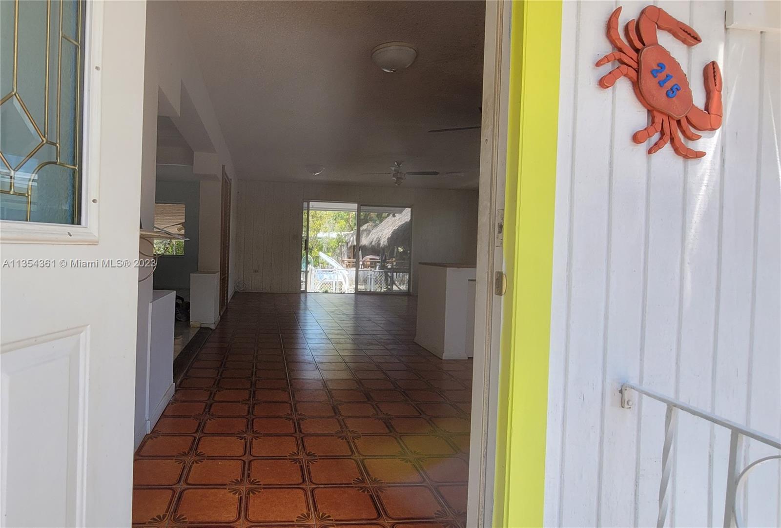 215 Oleander Dr