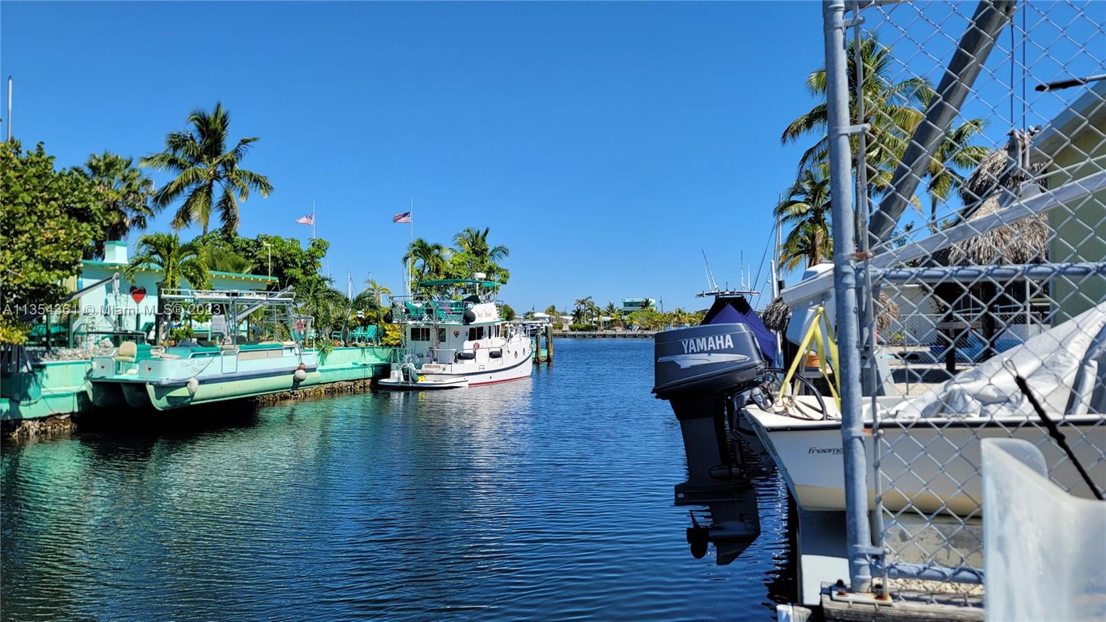 215 Oleander Dr