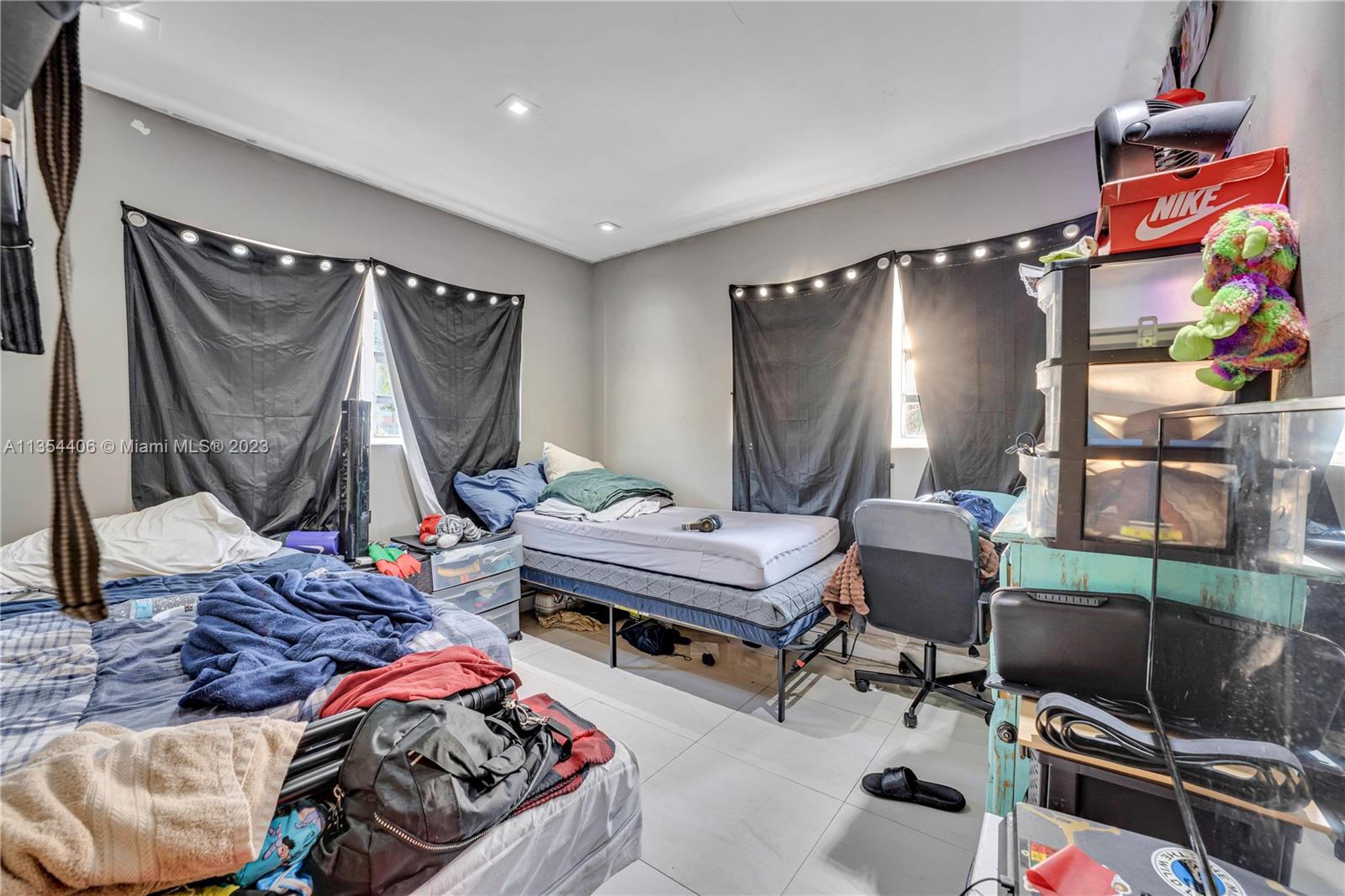 351 SW 29th Ct