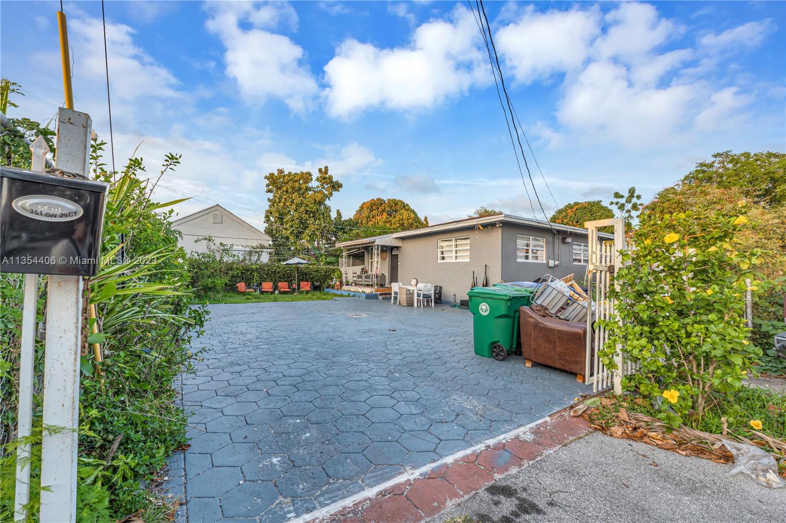 351 SW 29th Ct