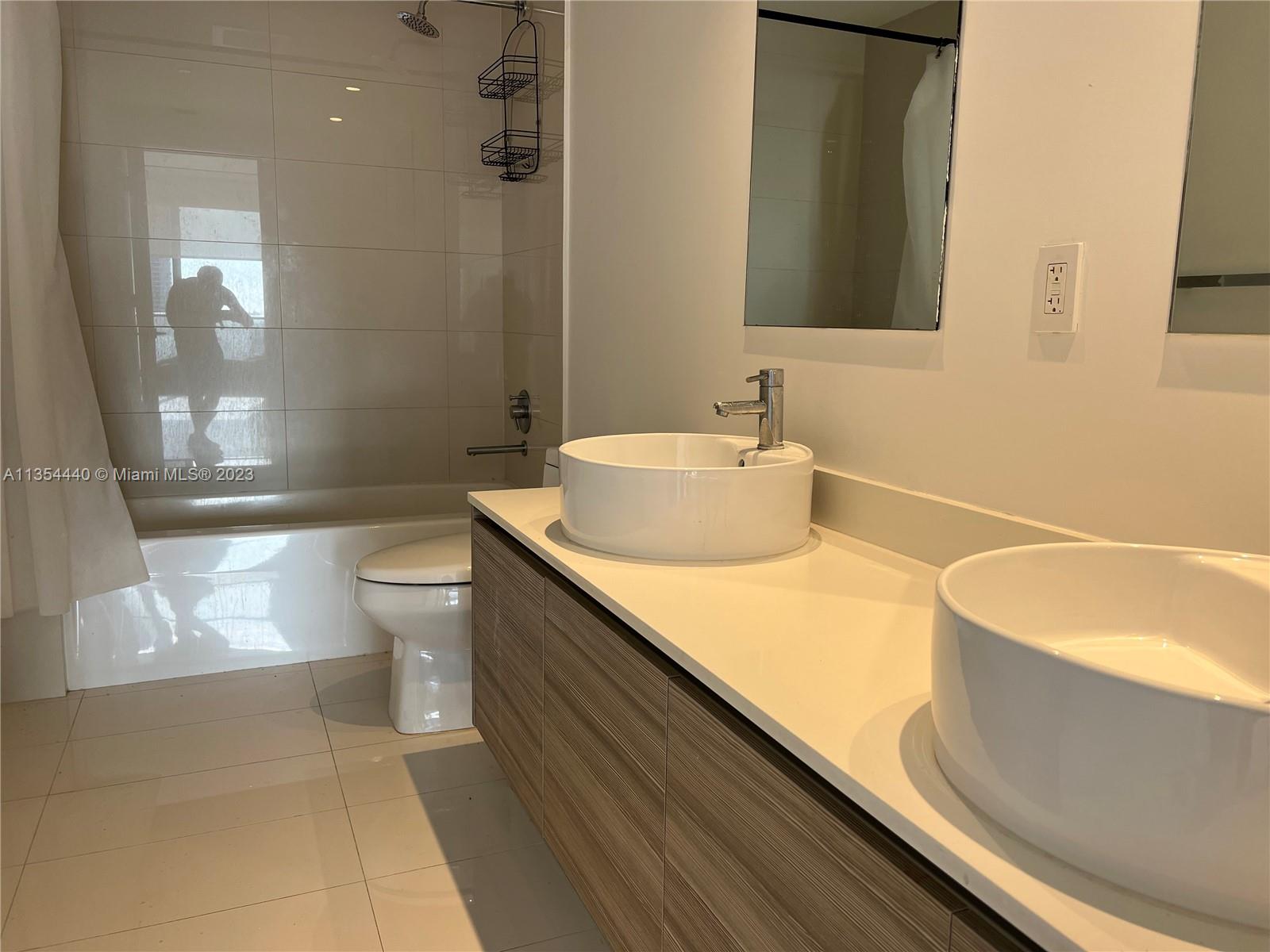 3401 NE 1 AV Unit: 1207