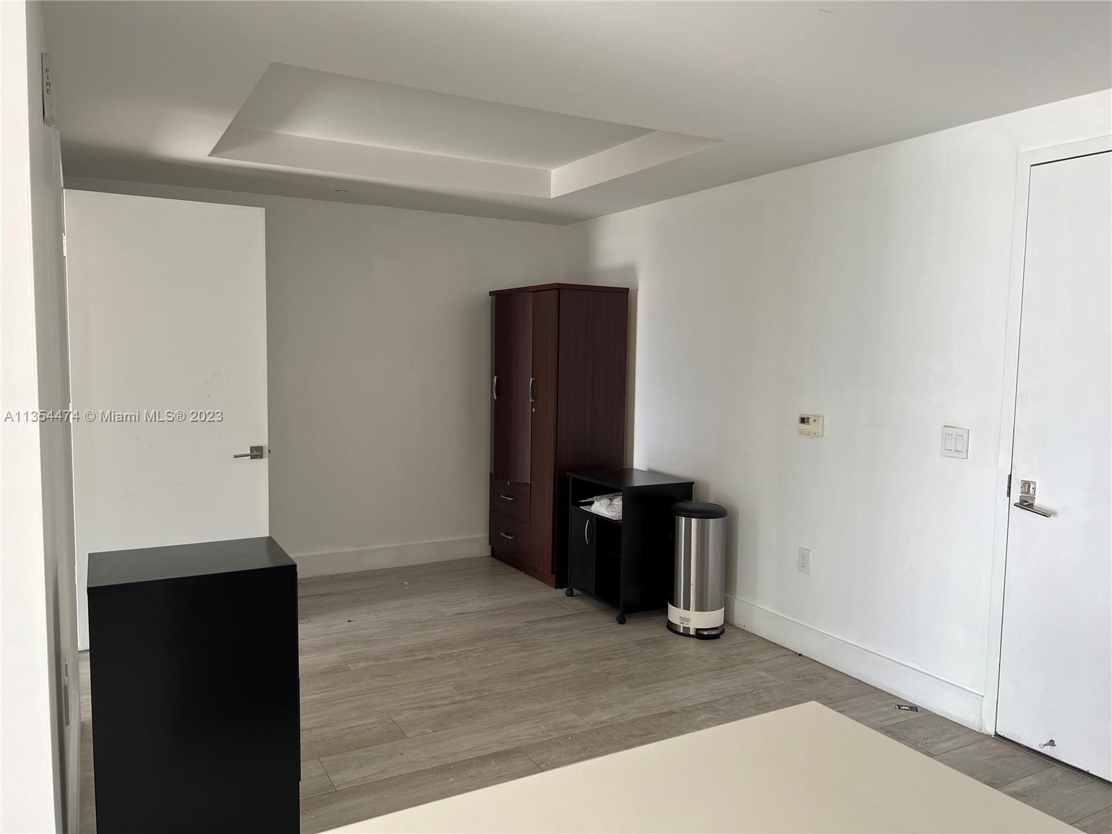121 NE 34th St Unit: 1207