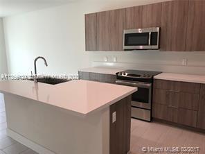 7805 NW 104th Ave Unit: 4
