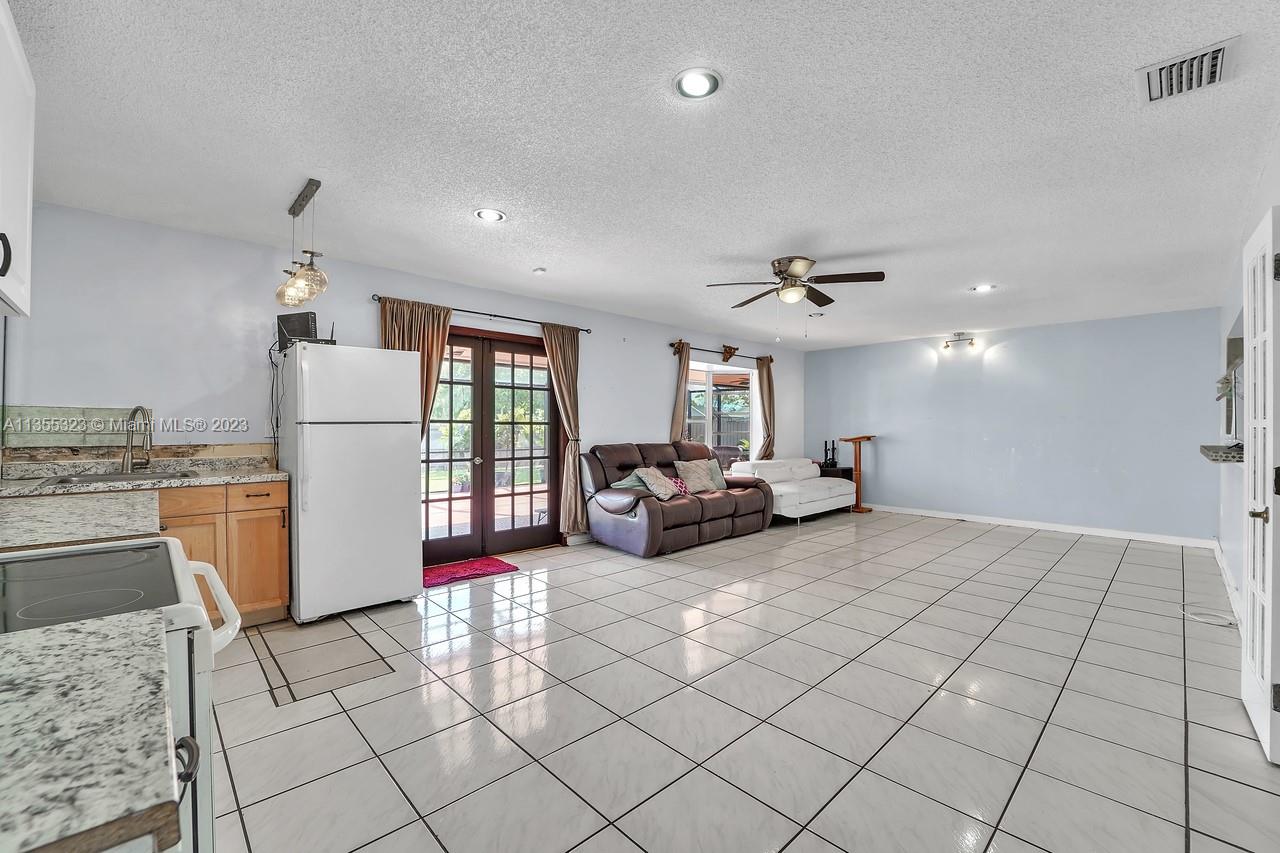28501 SW 164th Ave