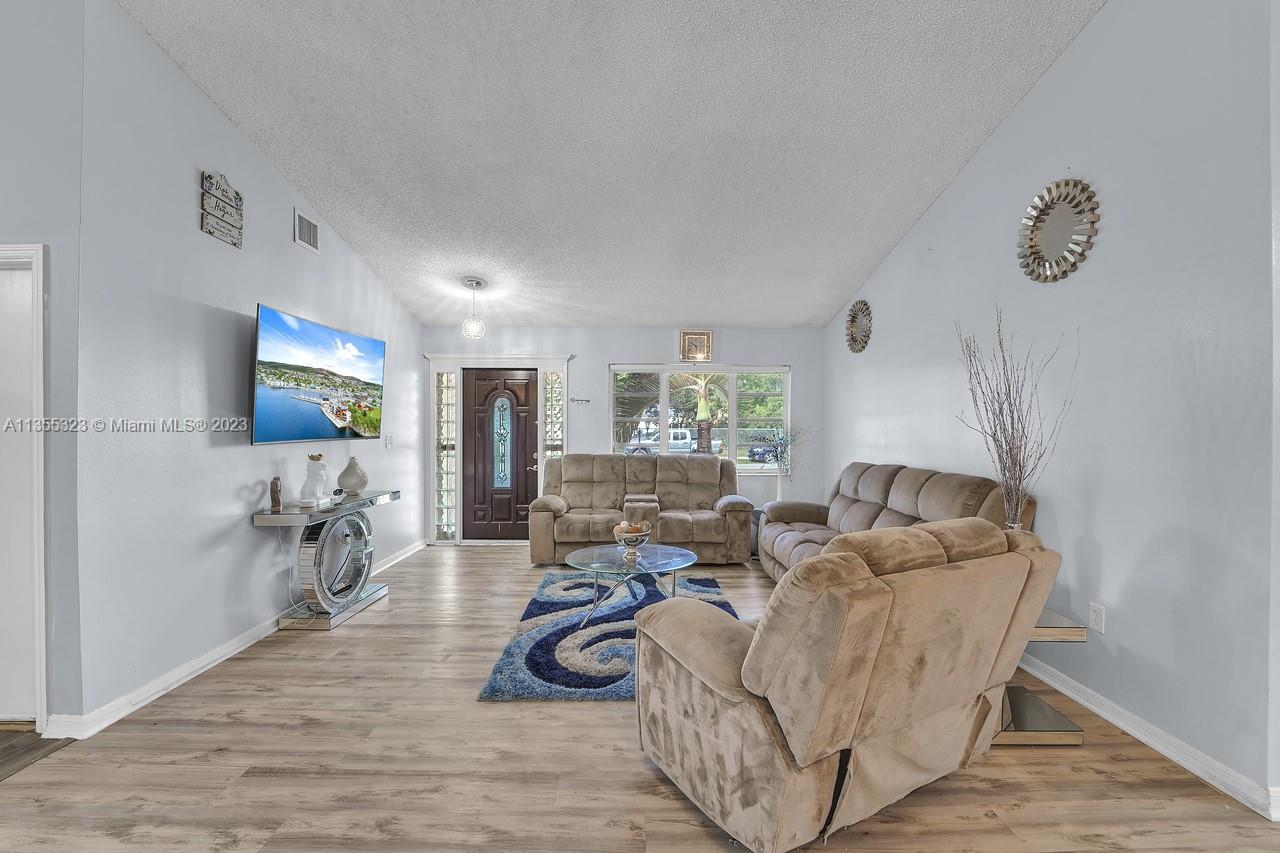 28501 SW 164th Ave