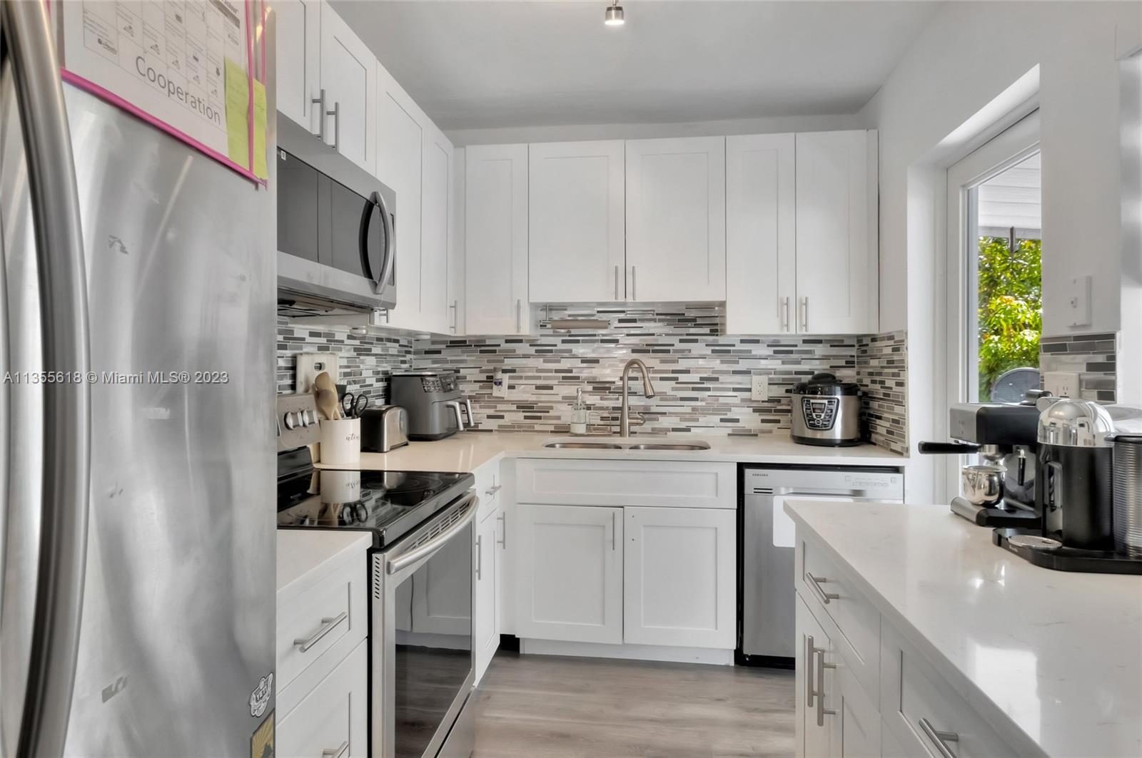 152 W 37th St