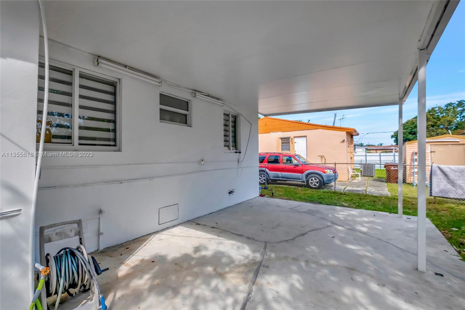 152 W 37th St