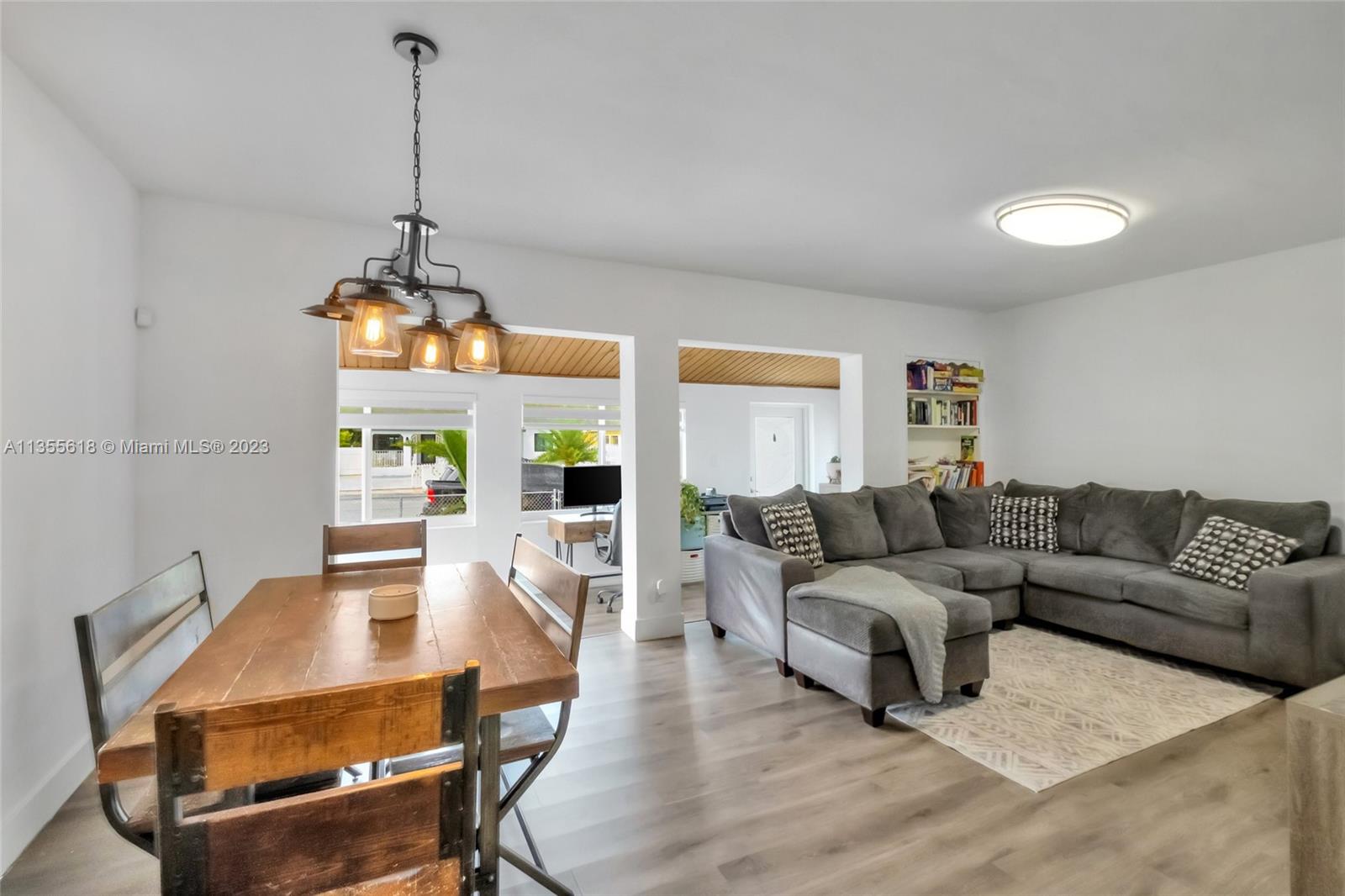 152 W 37th St