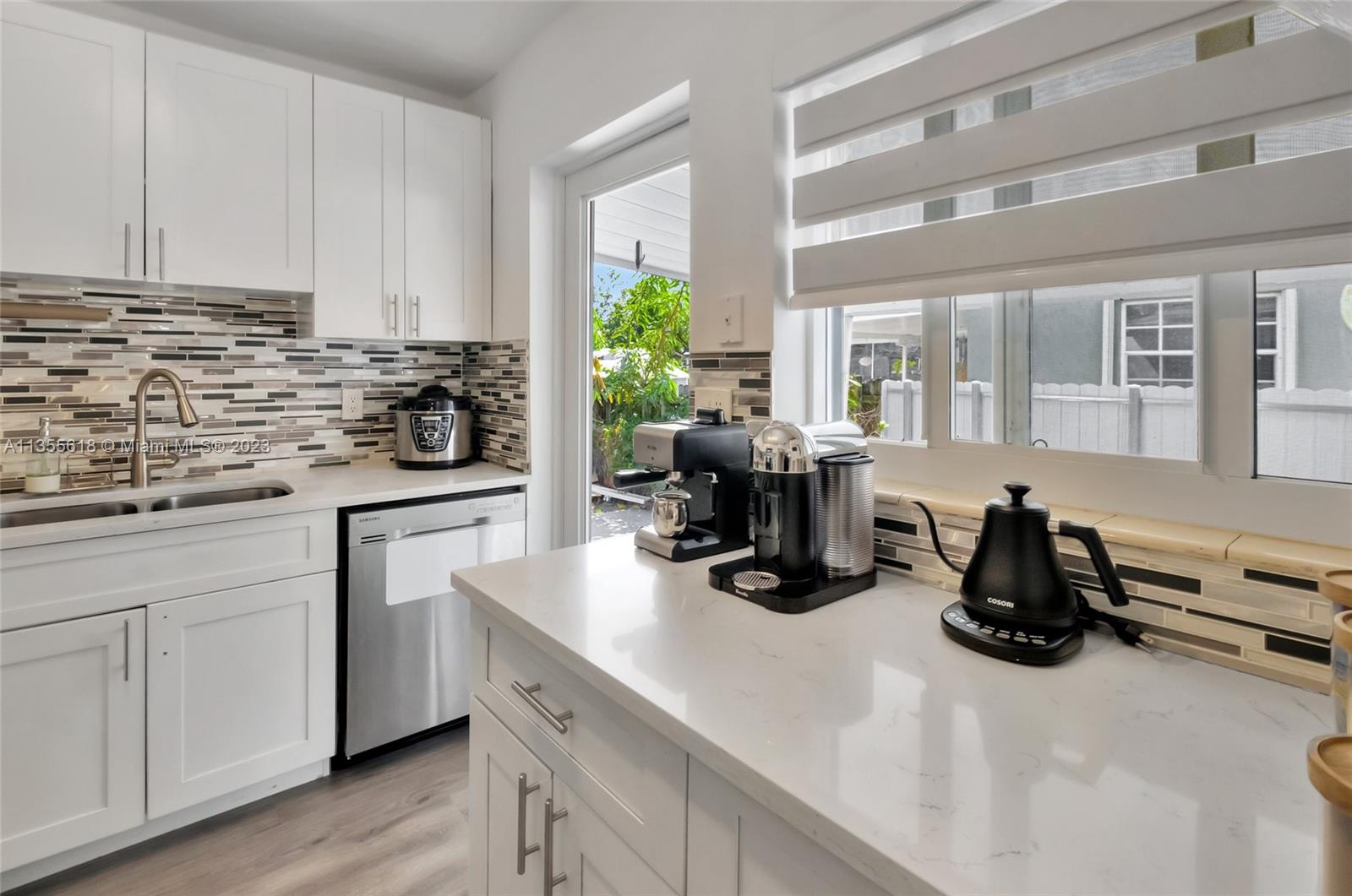 152 W 37th St