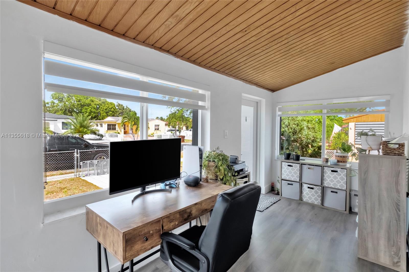 152 W 37th St