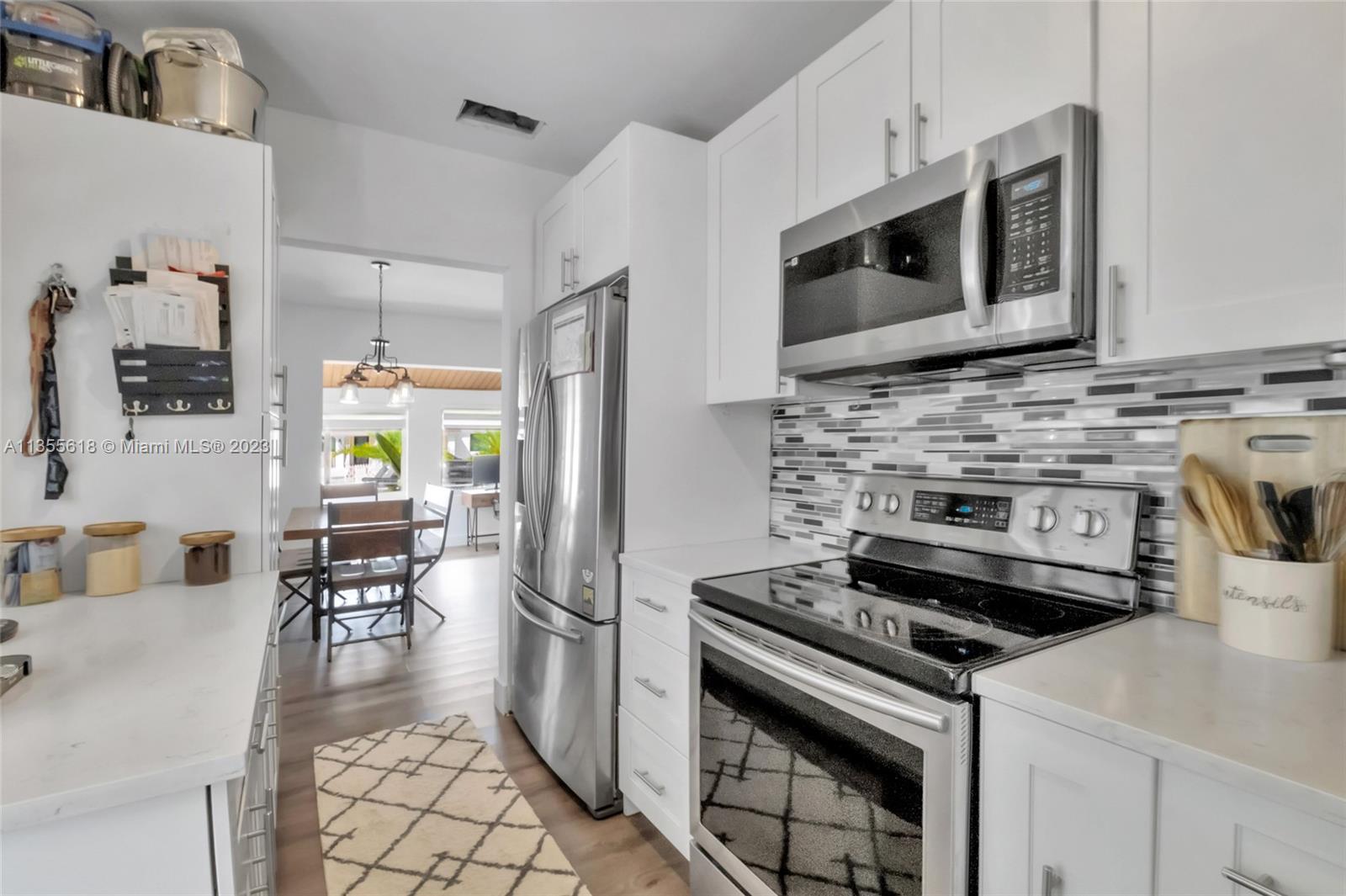 152 W 37th St