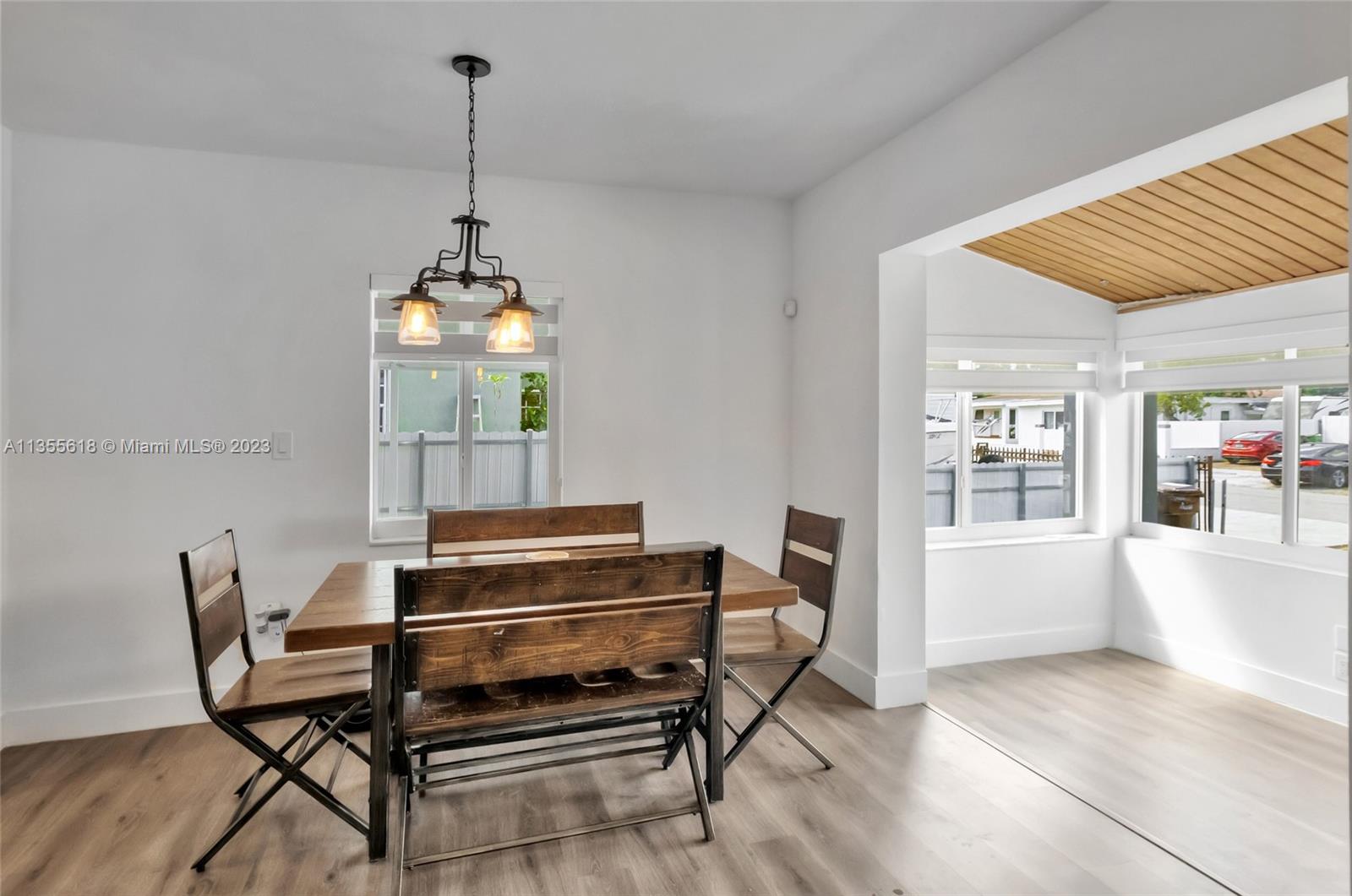 152 W 37th St
