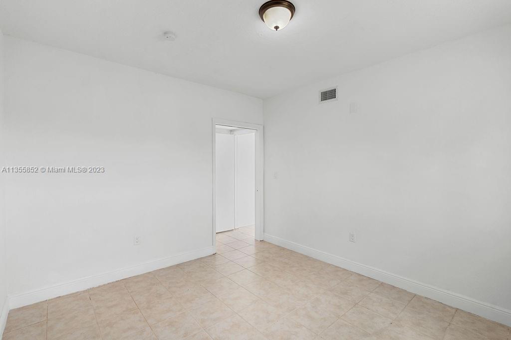 1810 SW 70th Ave
