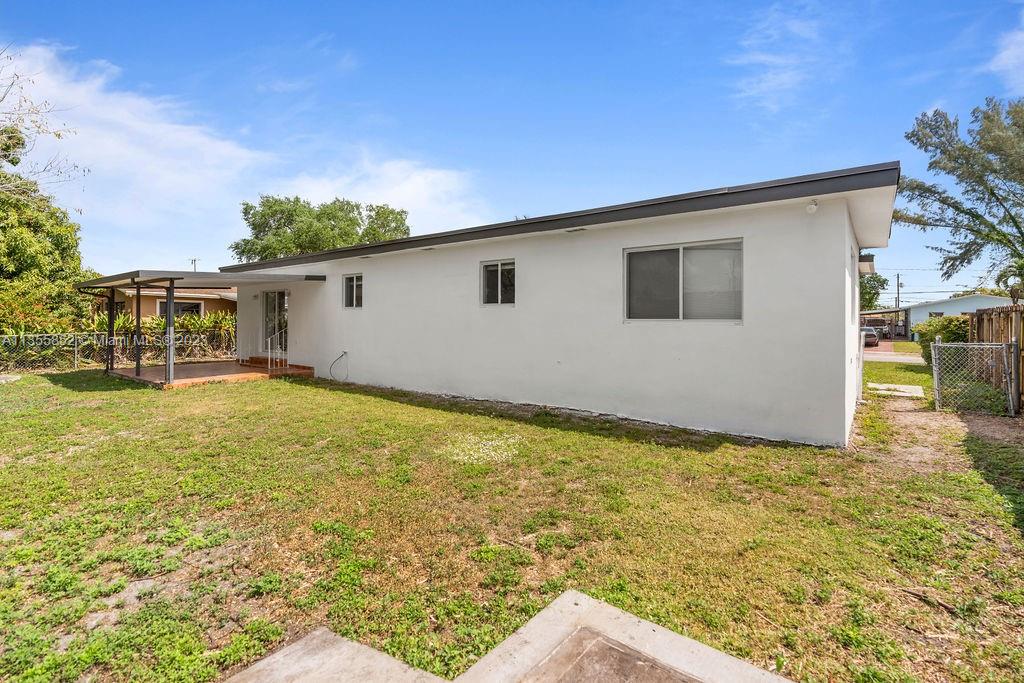 1810 SW 70th Ave