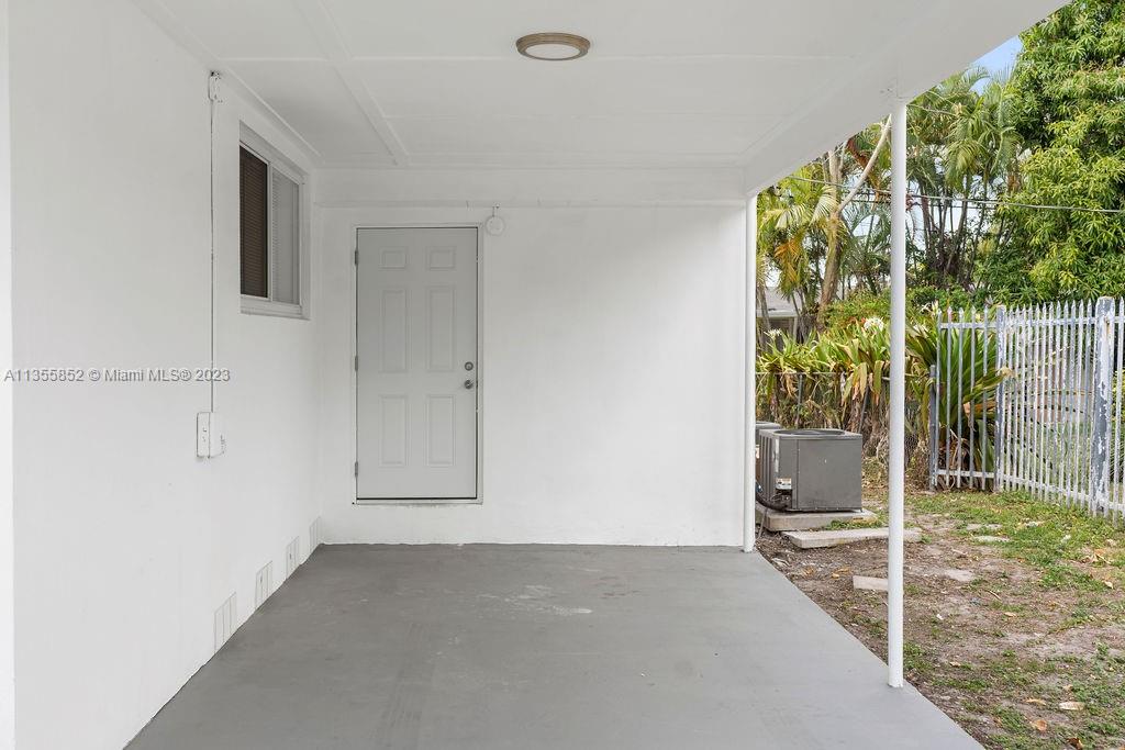 1810 SW 70th Ave