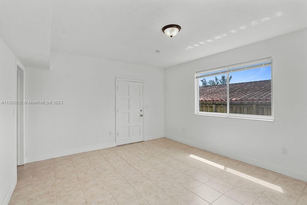 1810 SW 70th Ave