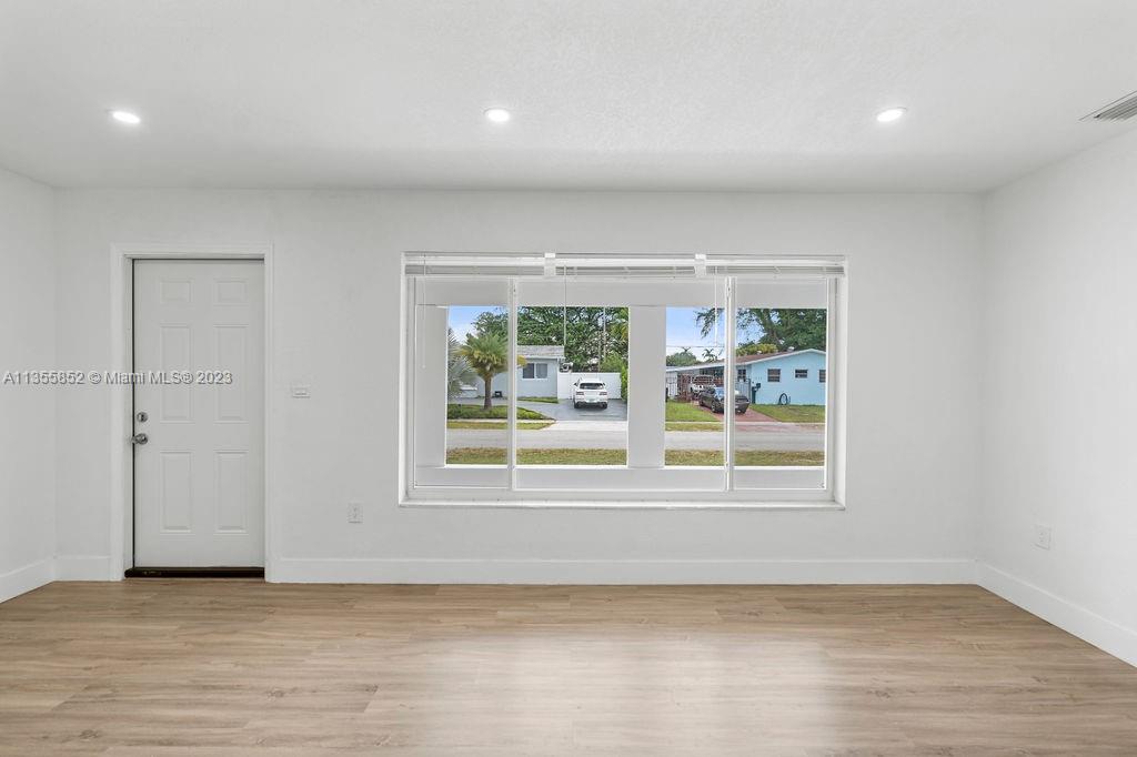 1810 SW 70th Ave
