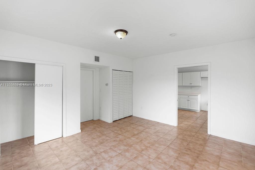 1810 SW 70th Ave
