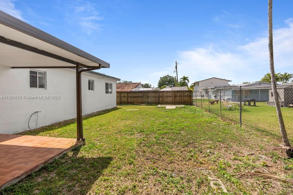1810 SW 70th Ave