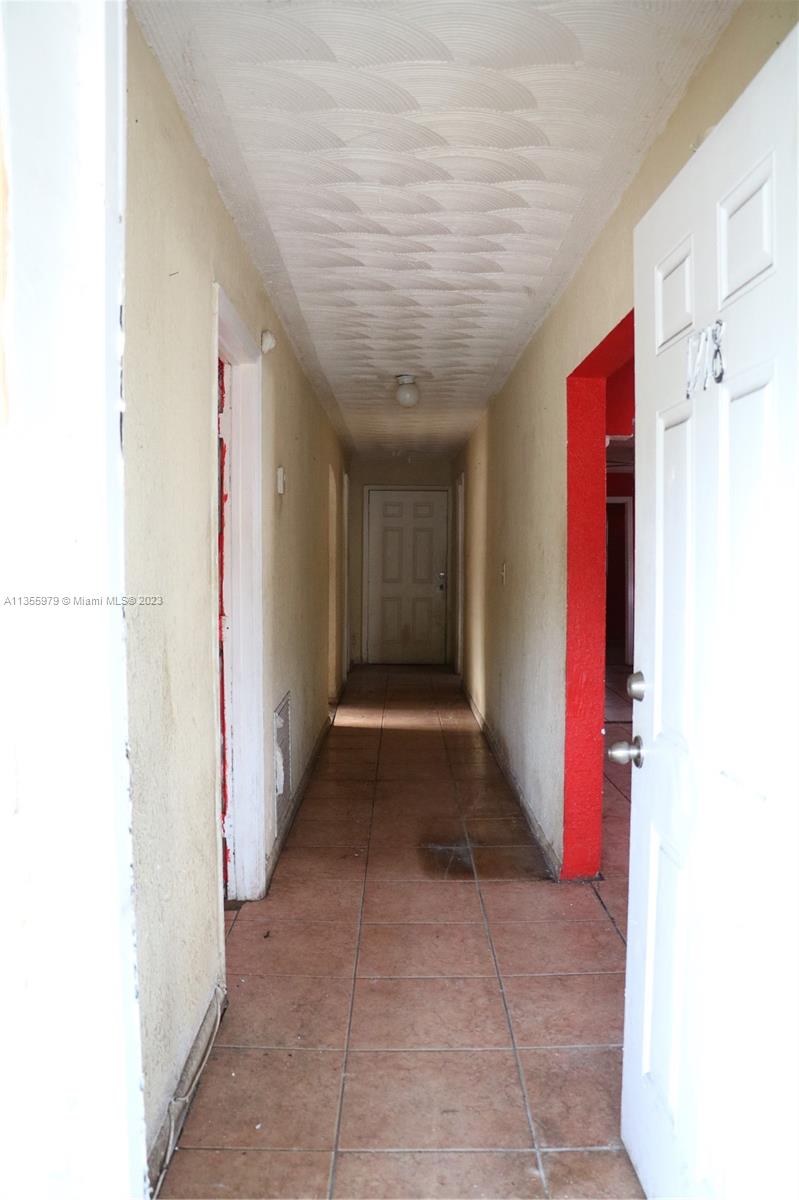 1718 NW 74th St