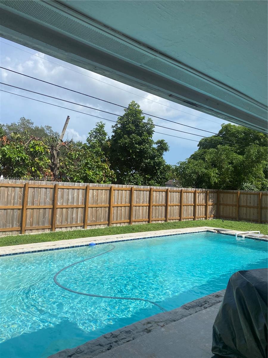 1821 SW 88th Ave