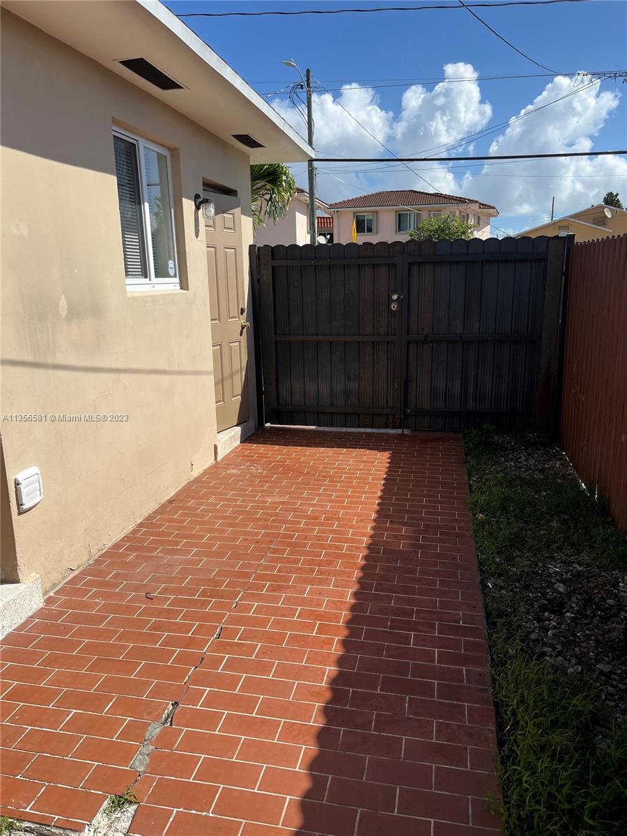 1200 SW 31st Ave Unit: 1