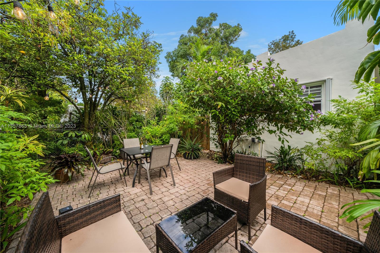 1633 SW 11th Ter
