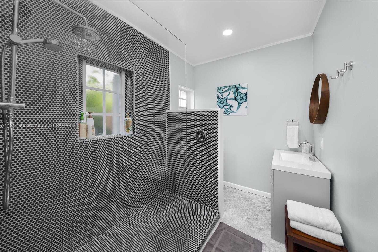 1633 SW 11th Ter